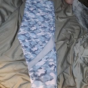Fabletics light pink camo leggings